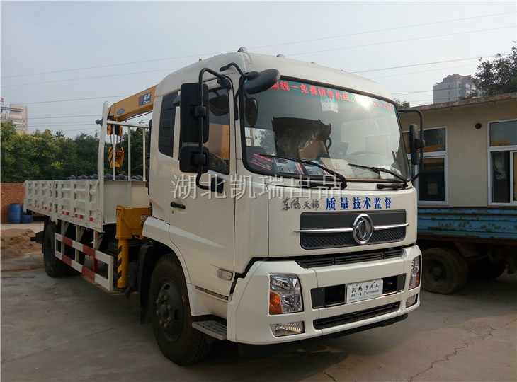 灤南縣質監局采購的東風天錦兩軸計量檢衡車送車實況